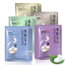 余承东分享新款智界R7内饰实拍:见光不见灯、好看又好用