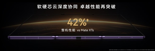 巴西一残疾小狗冲进斗牛场对峙公牛 牛被追得团团转落荒而逃